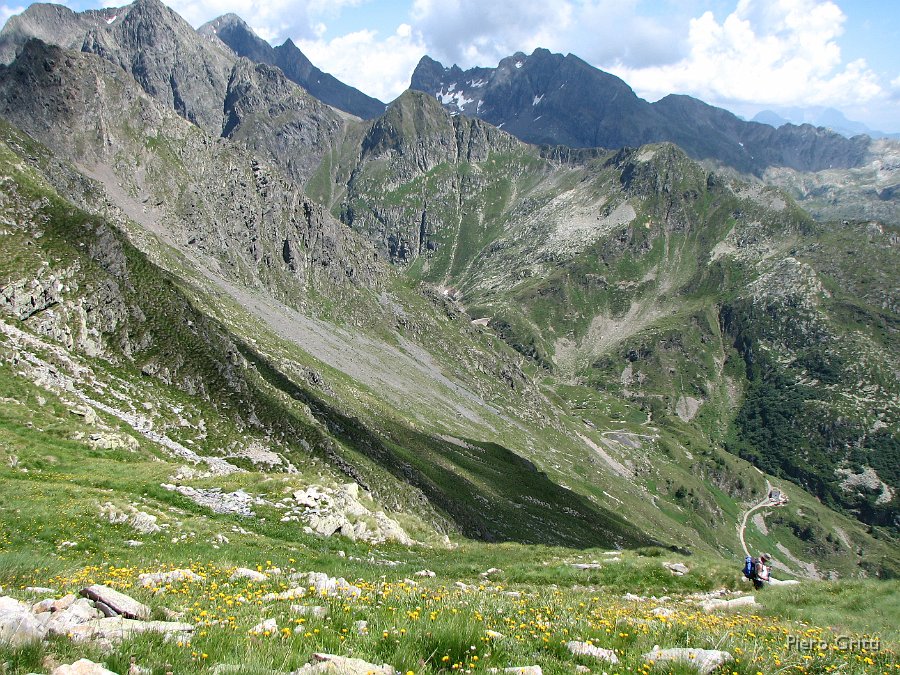 Masoni 231.jpg - La Valle del Monte Sasso col Rifugio Longo